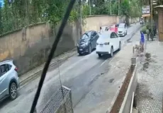 Pitbull escapa de carro após acidente e ataca homem no acostamento em Arraial d’Ajuda