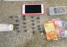 PM apreende adolescente com cocaína durante abordagem em bar de Teixeira de Freitas