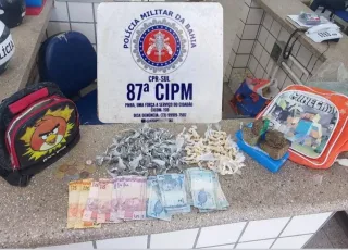 PM apreende bolsa infantil com quase um quilo de maconha e crack em Teixeira de Freitas