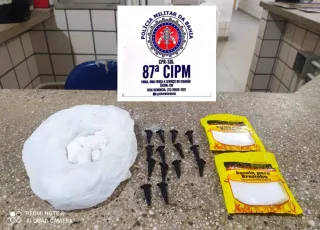 PM apreende cocaína e material para embalar droga em Teixeira de Freitas