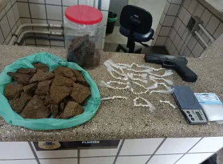 PM apreende drogas e prende suspeito durante o fim de semana em Teixeira de Freitas