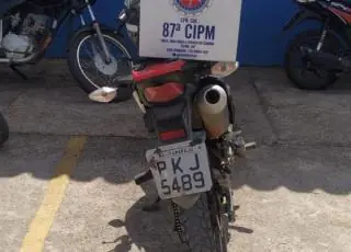 PM apreende em Teixeira de Freitas moto roubada em Itamaraju
