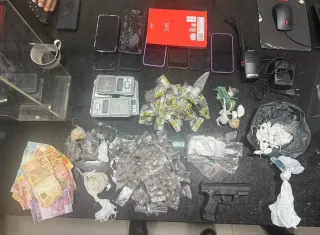 PM apreende entorpecentes e prende suspeitos durante operação em Guaratinga