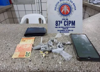 PM apreende menor vendendo droga em Teixeira de Freitas 