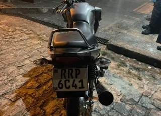 PM apreende moto com adulteração em Teixeira de Freitas