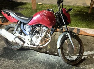 PM apreende motocicleta com sinais de adulteração em fazenda no interior de Vereda