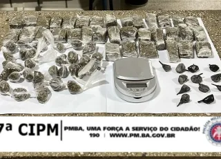 PM apreende quase meio quilo de maconha e cocaína em Teixeira de Freitas