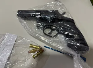 PM conduz homem por porte ilegal de arma de foto em Itamaraju