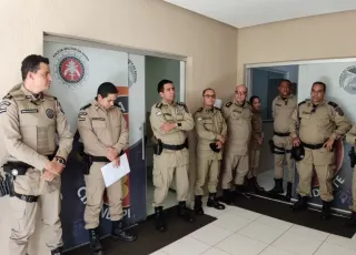 PM de Teixeira de Freitas entrega certificado aos policiais que se destacaram no serviço em 2022