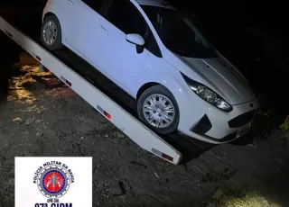 PM de Teixeira de Freitas recupera veículo e objetos roubados em Alcobaça