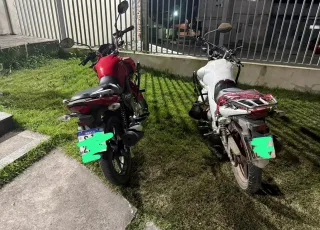 PM frustra ação criminosa, recupera duas motocicletas roubadas e apreende arma e drogas em Eunápolis