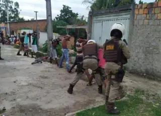 PM intensifica rondas e abordagens em bairros periféricos de Teixeira de Freitas