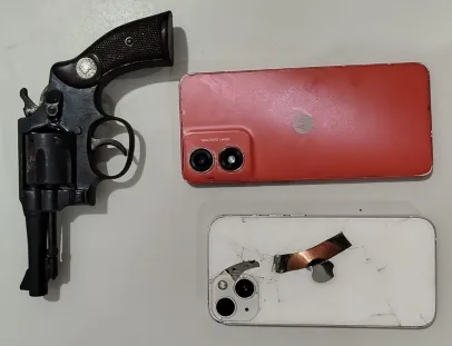 PM intercepta dupla com revólver e plano para roubo de motocicleta em Posto da Mata