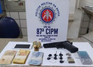 PM prende homem com droga e simulacro de arma de fogo no centro de Teixeira de Freitas