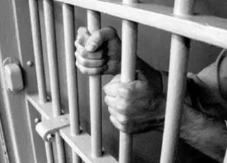 PM prende homem com mandado de prisão em aberto, em Posto da Mata