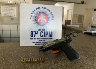 PM prende homem com pistola .40 em Teixeira de Freitas