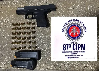 PM prende homens com pistola municiada e numeração raspada em Teixeira de Freitas