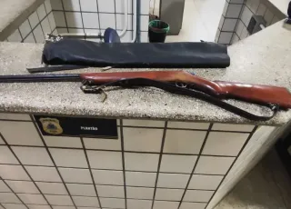 PM prende idoso por suspeita de estupro de vulnerável e posse ilegal de arma de fogo no distrito de Santo Antônio