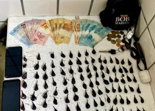 PM prende suspeitos de roubo e tráfico de drogas em Teixeira de Freitas