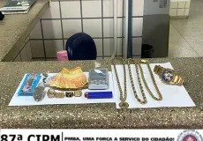 PM prende três suspeitos de tráfico de drogas em Teixeira de Freitas