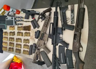 PM realiza apreensão de armas de guerra na zona rural de Itabuna
