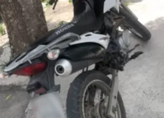 PM recupera moto furtada em Teixeira de Freitas
