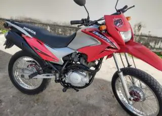 PM recupera moto que havia sido roubada horas antes e prende suspeito