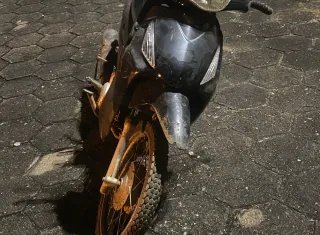 PM recupera motocicleta com restrição de furto/roubo no interior de Itanhém