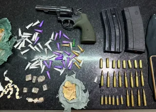 PMBA, apreende arma de fogo e drogas durante  confronto no Bairro Arnaldão em Eunápolis