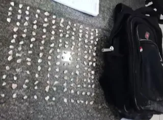 PMBA apreende drogas, carregador e  recupera veículo com restrição de furto/roubo, após confronto na cidade de Itabela