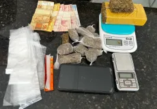 PMBA apreende drogas e materiais utilizados no tráfico em Itamaraju 