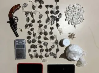  PMBA prende homem por tráfico de drogas e porte ilegal de arma em Alcobaça