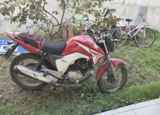 PMBA recupera motocicleta furtada e prende autor em flagrante em Alcobaça