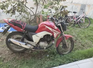 PMBA recupera motocicleta furtada e prende autor em flagrante em Alcobaça