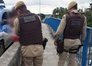 PMs evitam suicídio em viaduto de Feira de Santana