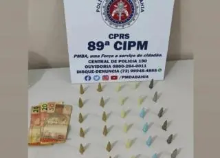 Polícia aborda táxi e traficante acaba preso, em Posto da Mata