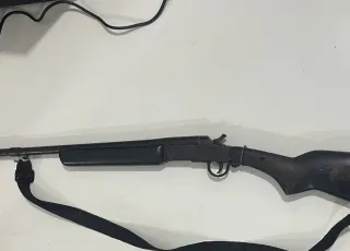 Polícia apreende espingarda calibre 12 após suspeito fugir de abordagem na zona rural de Nova Viçosa