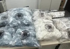 Polícia Civil apreende cerca de 10 mil porções de drogas em depósito do tráfico em Camaçari