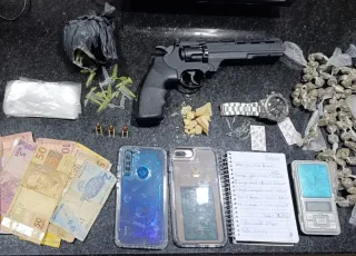 Polícia Civil apreende drogas, arma depressão e recupera Moto roubada em Eunápolis