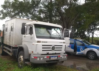 Polícia Civil de Mucuri recupera caminhão furtado, nesta madrugada, na cidade de Nova Venécia/ES