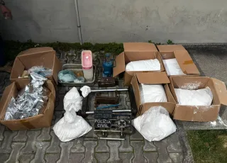 Polícia Civil desarticula laboratório clandestino de drogas e apreende 25 kg de cocaína em Eunápolis