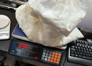 Polícia Civil descobre laboratório de drogas e apreende mais de 4 kg de cocaína em Eunápolis