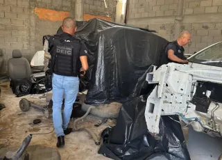 Polícia Civil localiza galpão de desmanche envolvido em fraudes de seguro em Eunápolis