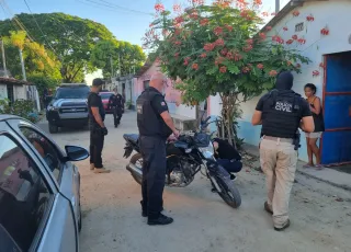 Polícia Civil prende 27 pessoas, apreende armas e veículos nas cidades de Teixeira, Caravelas, Prado, Nova Viçosa, Mucuri e Ibirapuã.