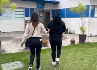Polícia Civil prende em Porto Seguro mulher acusada de agredir os próprios filhos 