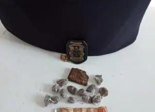 Polícia Civil prende jovem com drogas em Caravelas