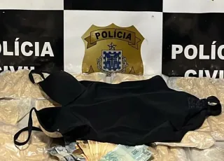 Polícia civil prende mulher que transportava quase 4Kg de cocaína escondida no corpo, em Itagimirim