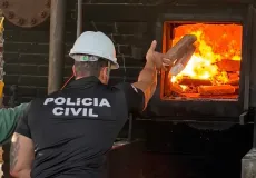 Polícia Civil realiza incineração de drogas apreendidas em unidades da 8ª COORPIN TEIXEIRA DE FREITAS