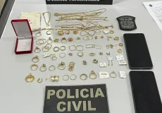 Polícia Civil recupera joias avaliadas em R$ 70 mil furtadas de salão de beleza em Teixeira de Freitas