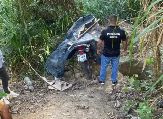 Polícia Civil recupera motocicleta roubada em propriedade às margens da BR-101, em Teixeira de Freitas
